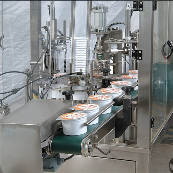 Plnicí stroj na automatickou zmrzlinu