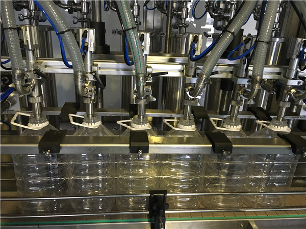 Konkurenční tovární cena 5L automatické plnění rostlinného oleje stroj